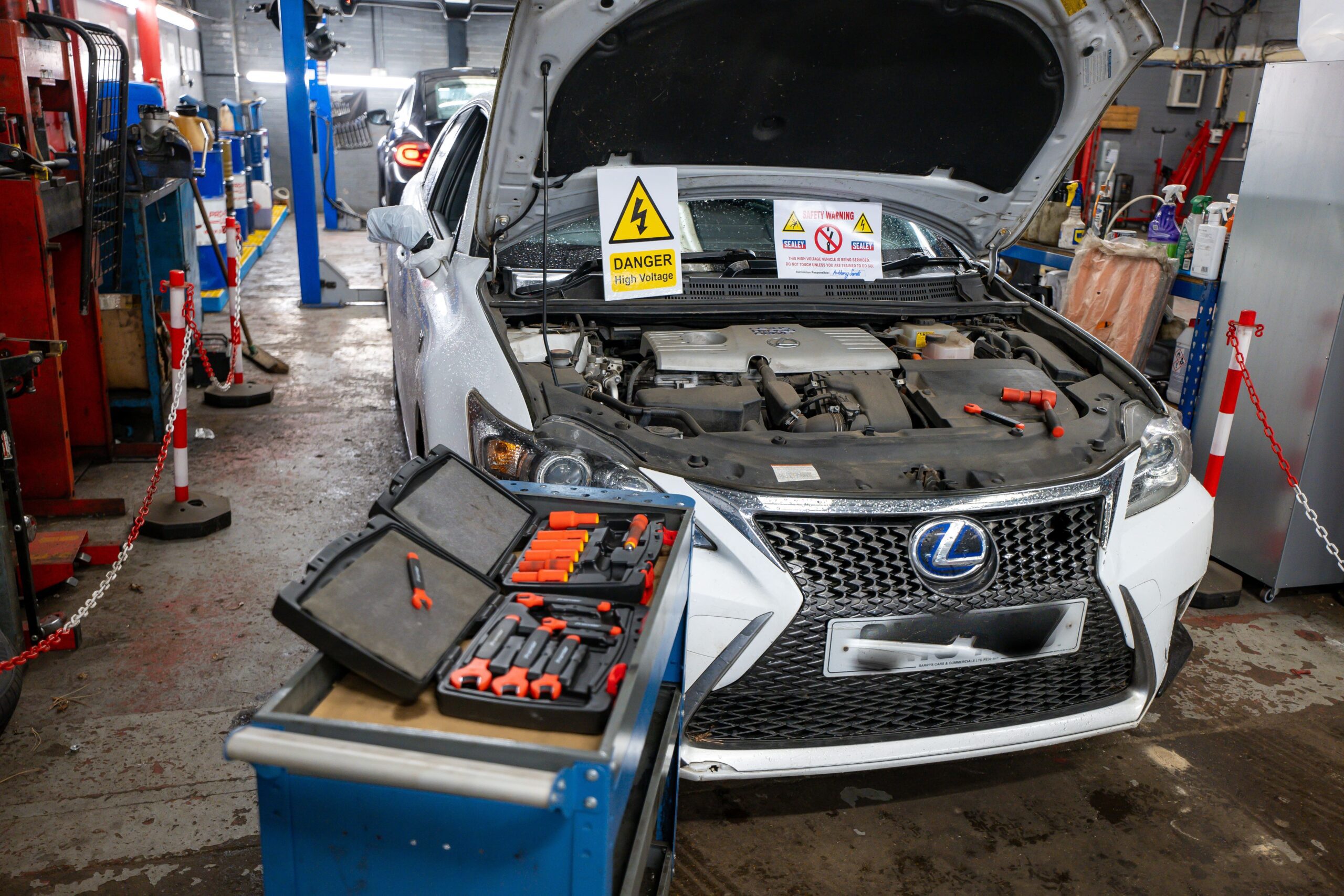 Electric or Hybrid Vehicle